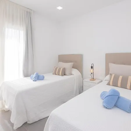 Family 1 Beachfront By Holidays Apartment *