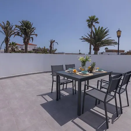 Family 1 Beachfront By Holidays * Corralejo