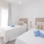 Poris 1 Beachfront By Holidays Апартаменты *